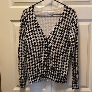 Houndstooth V-Neck Cardigan